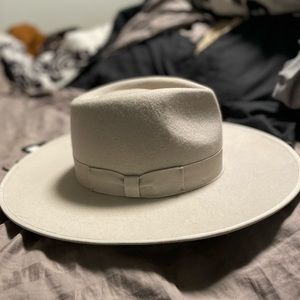Grey wide brim hat